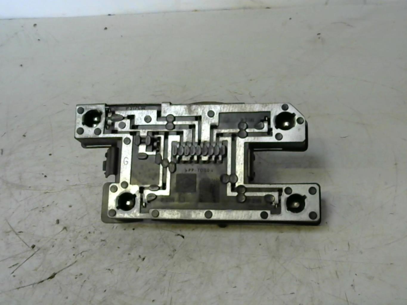 Base portalampade fanale posteriore sinistro RENAULT CLIO 1 PHASE 3 Diésel - 1