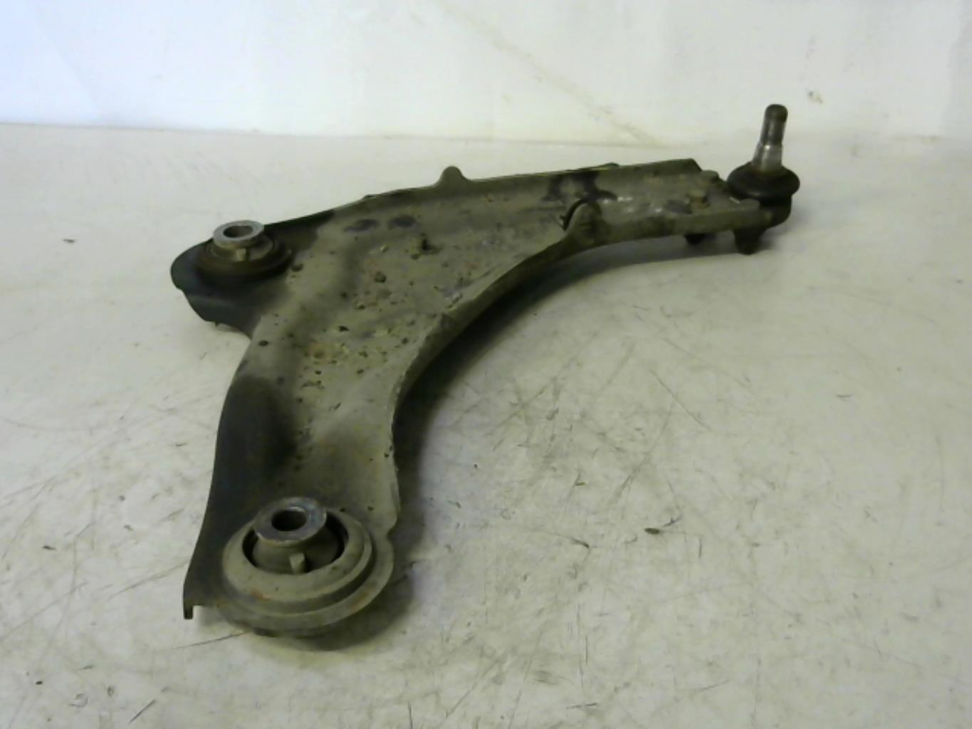 Triangle inferieur avant droit RENAULT LAGUNA 2 PHASE 1 Essence - 1