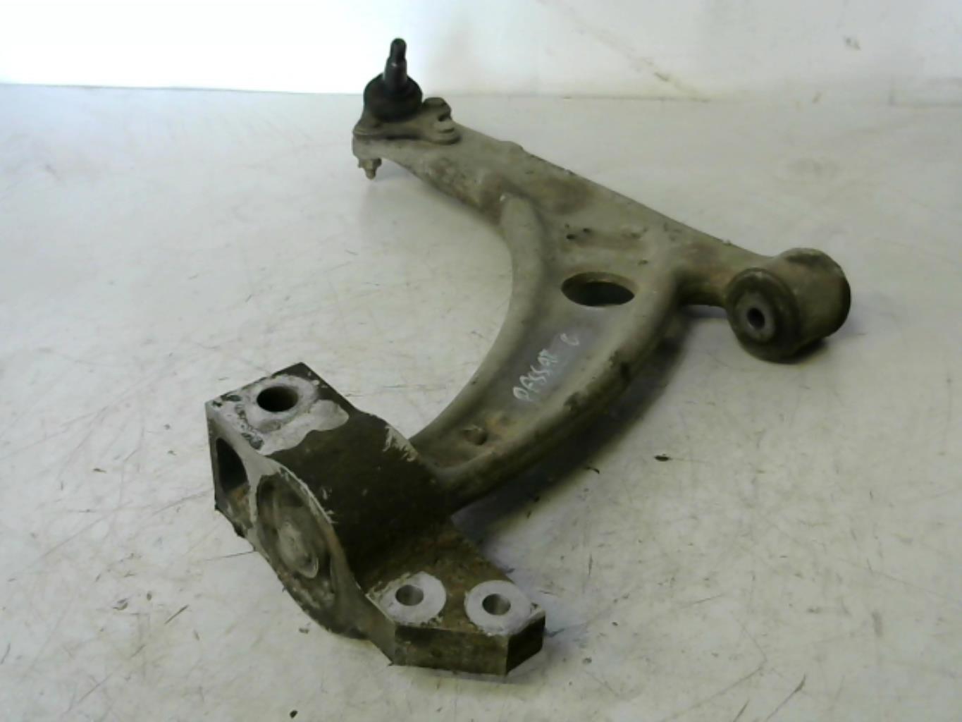 Triangolo inferiore anteriore sinistro VOLKSWAGEN PASSAT 5  - 1