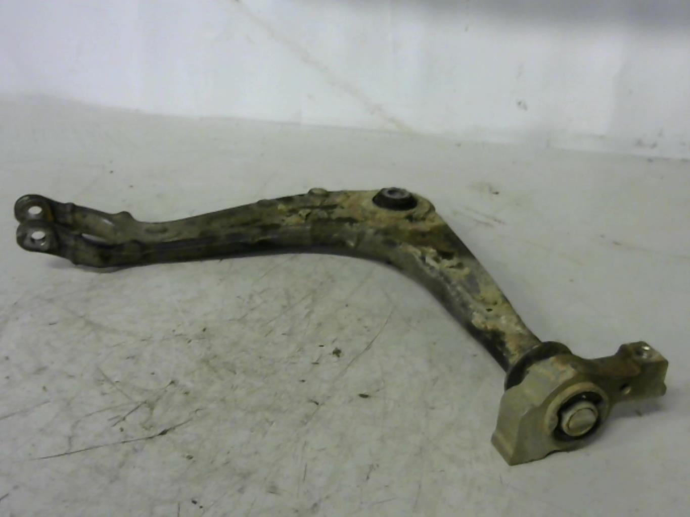 Triangolo inferiore anteriore sinistro PEUGEOT 407 PHASE 1 BREAK Diésel - 1