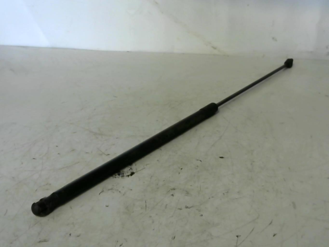 Verin de capot VOLKSWAGEN PASSAT 5  - 1