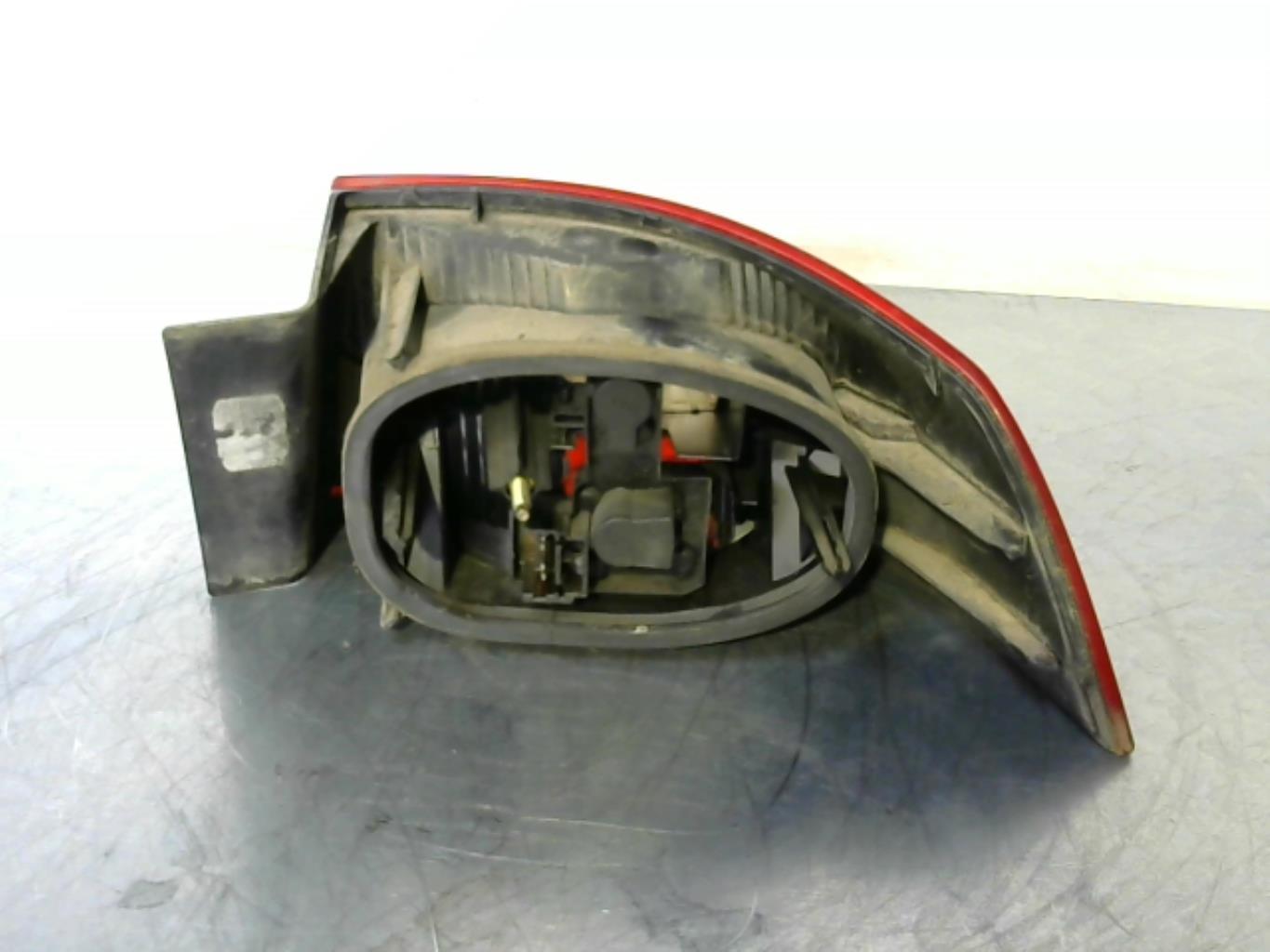 Fanale posteriore principale sinistro (luci) RENAULT LAGUNA 2 PHASE 1 Diésel - 1