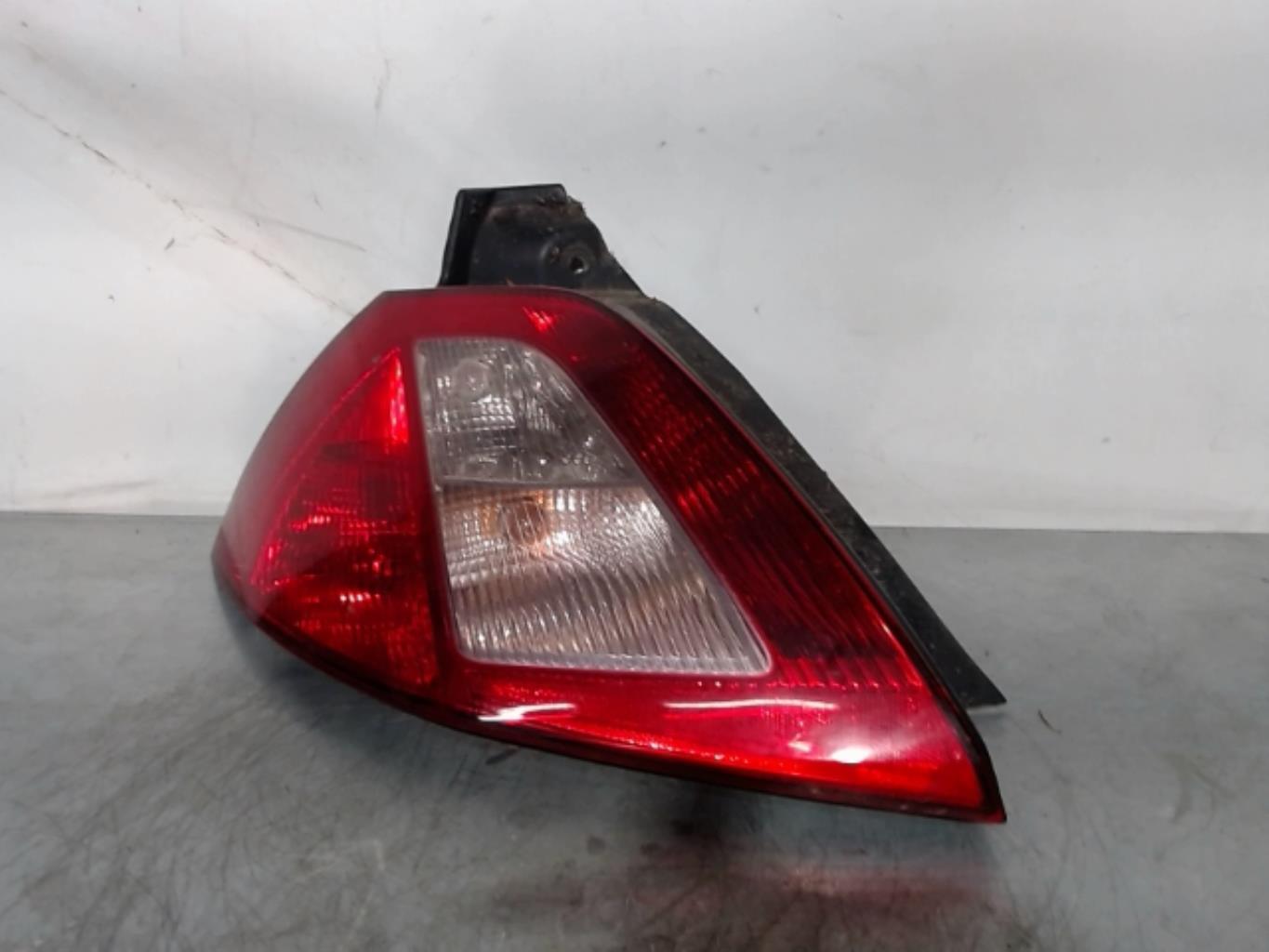 Fanale posteriore principale sinistro (luci) RENAULT MEGANE 2 PHASE 1 Diésel - 1