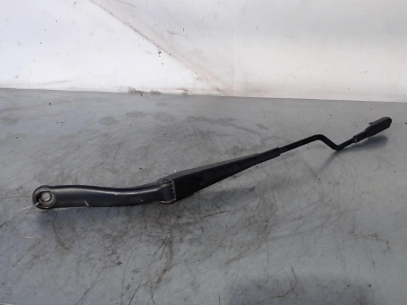 Braccio tergicristallo anteriore sinistro FIAT GRANDE PUNTO Diésel - 1