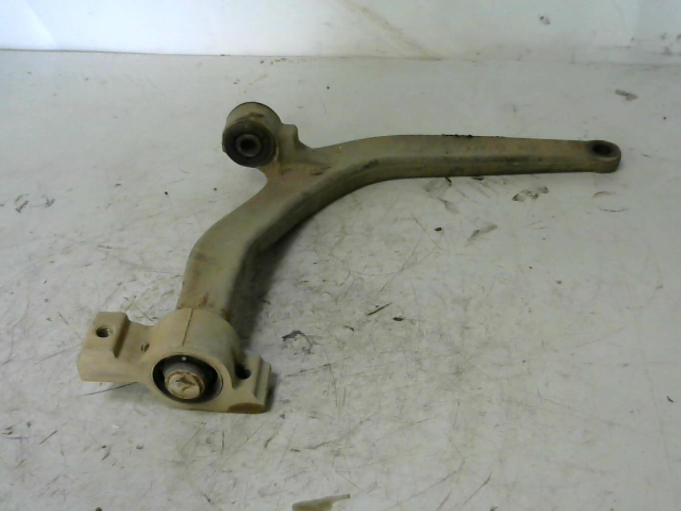 Triangolo inferiore anteriore destro PEUGEOT 406 PHASE 2 Diésel - 1