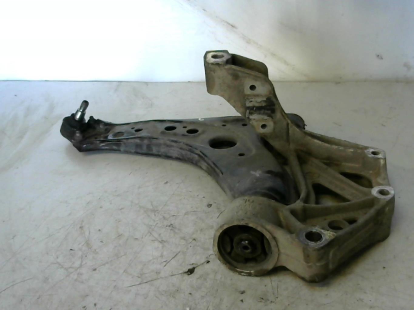 Triangolo inferiore anteriore sinistro SEAT IBIZA 3 PHASE 1 Diésel - 1