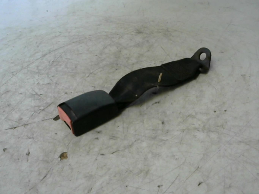Aggancio cintura sicurezza posteriore centrale PEUGEOT 406 PHASE 2 Diésel - 1