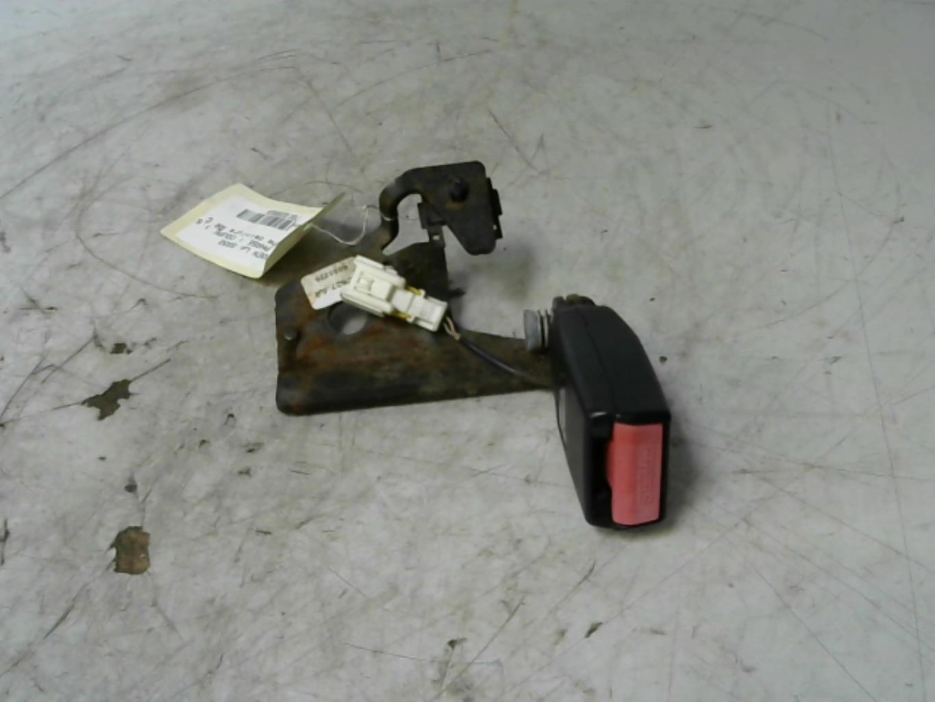 Aggancio cintura sicurezza posteriore sinistro CITROEN C4 1 PHASE 1 COUPE Diésel - 1