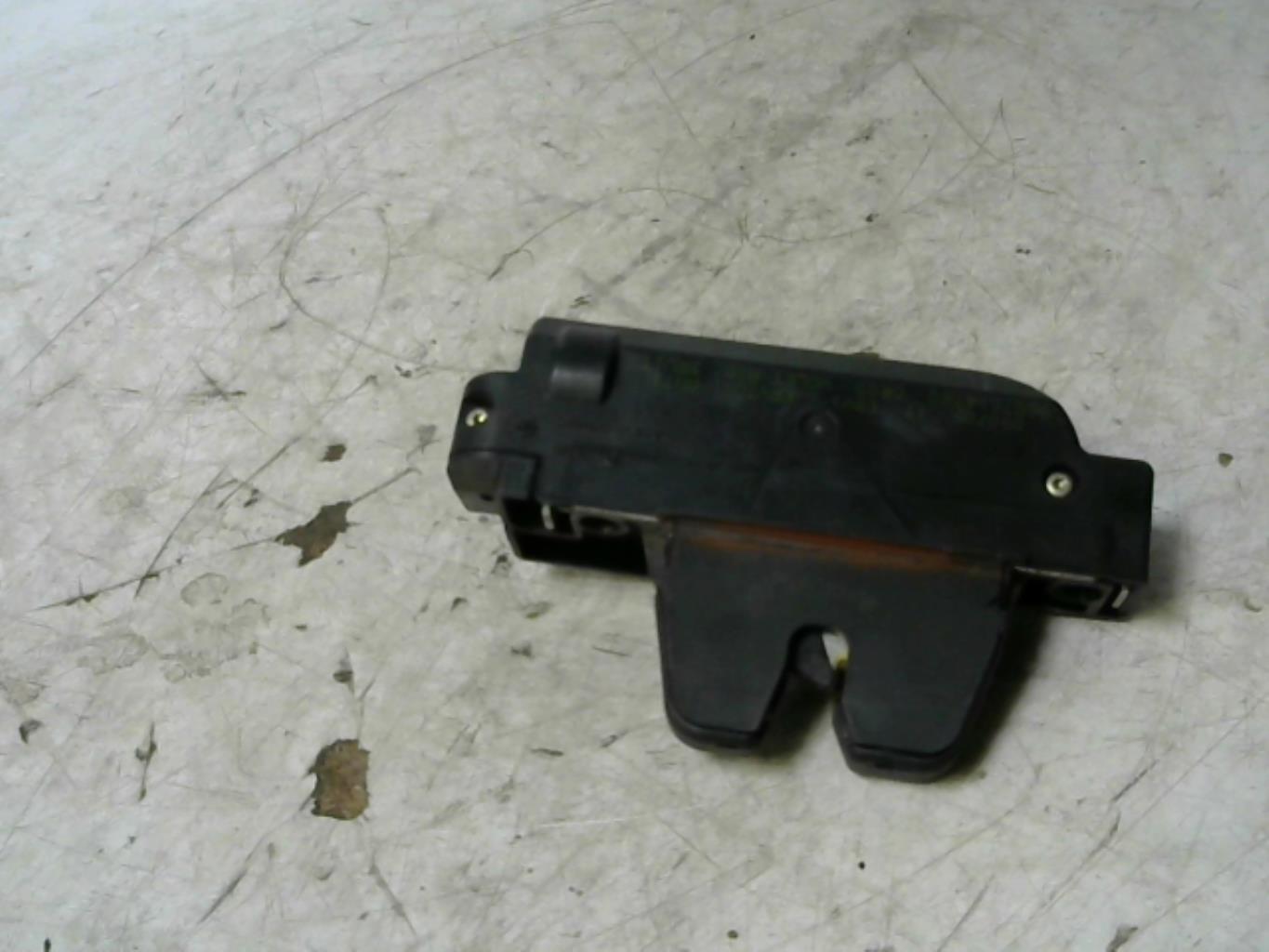 Serrure de coffre PEUGEOT 1007 Diesel - 1