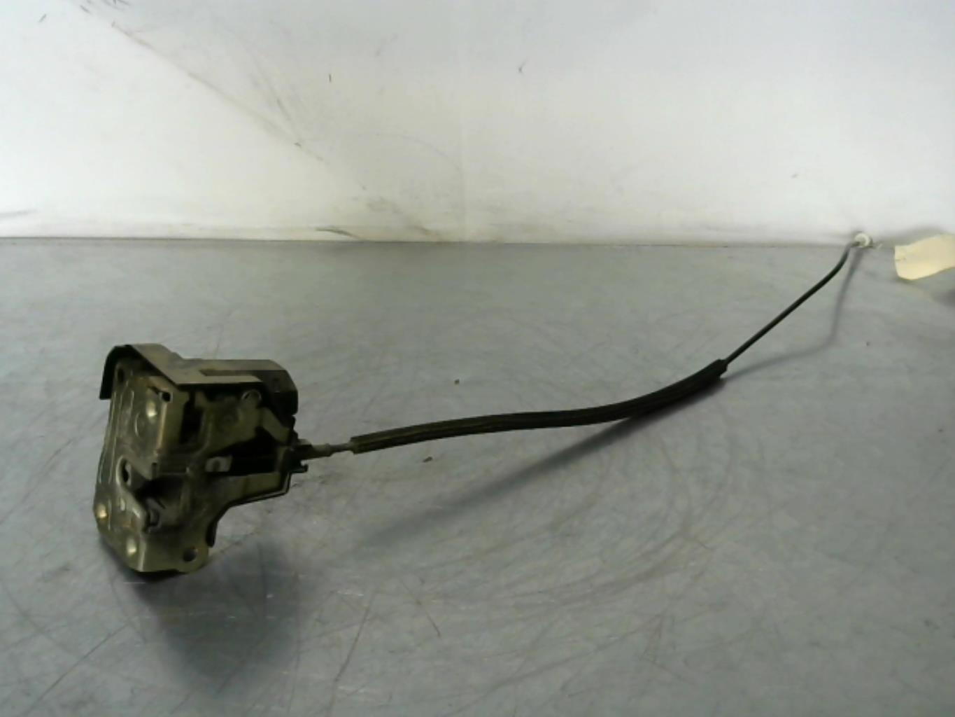 Serrure avant gauche RENAULT CLIO 2 PHASE 1 Essence - 1