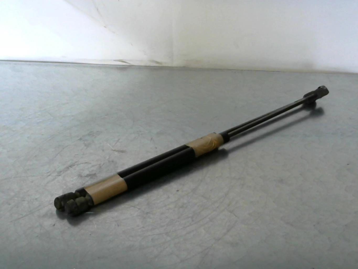 Verin de coffre VOLKSWAGEN GOLF 2 Diesel - 1