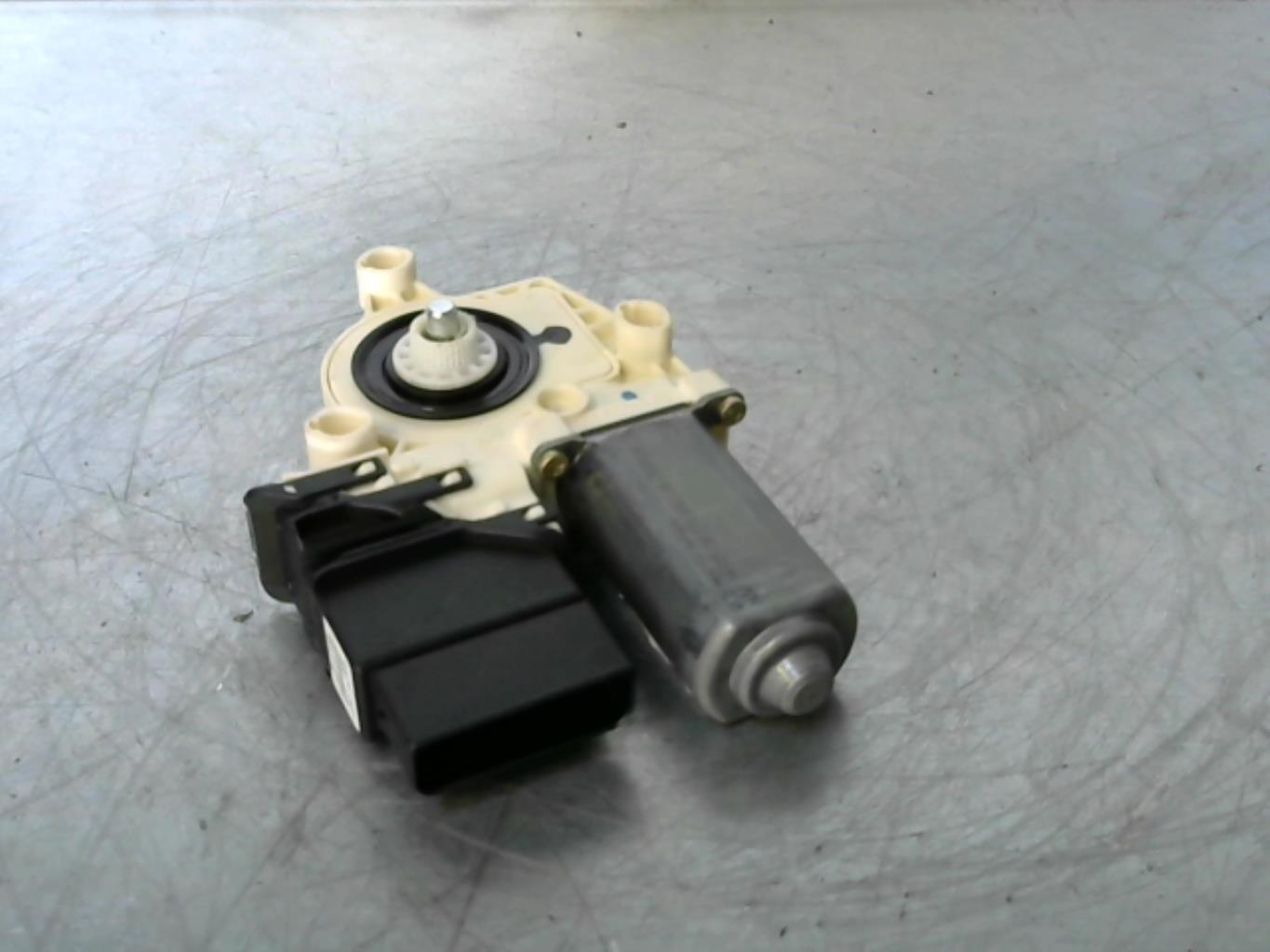 Motore alzacristalli posteriore sinistro VOLKSWAGEN TOURAN 1 PHASE 1 Diésel - 1