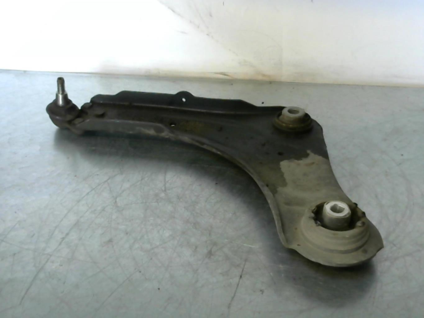 Triangolo inferiore anteriore sinistro RENAULT SCENIC 3 PHASE 1 Diésel - 1