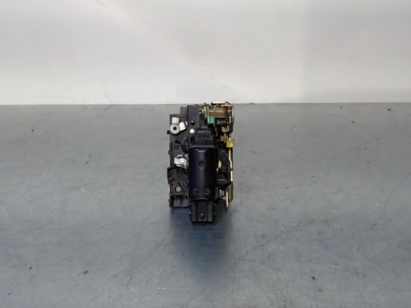 Serrure avant droit RENAULT MASTER 2 PHASE 2  - 1