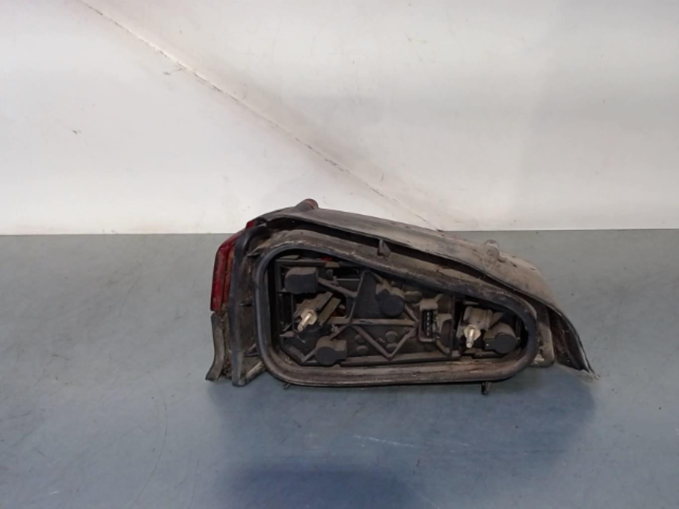 Fanale posteriore principale destro (luci) PEUGEOT 106 PHASE 1 Gasolina - 1