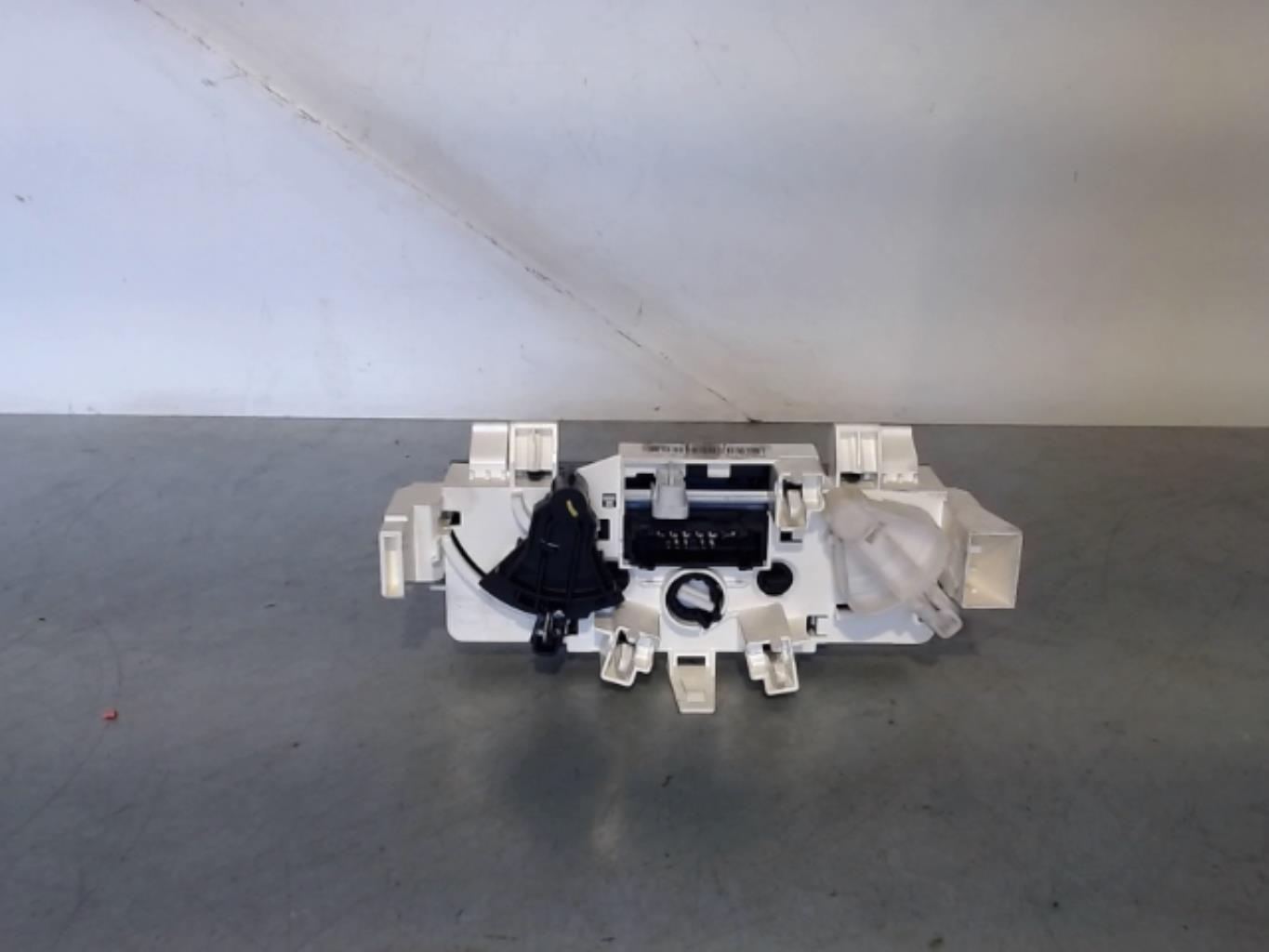 Commande chauffage PEUGEOT 1007 Essence - 1