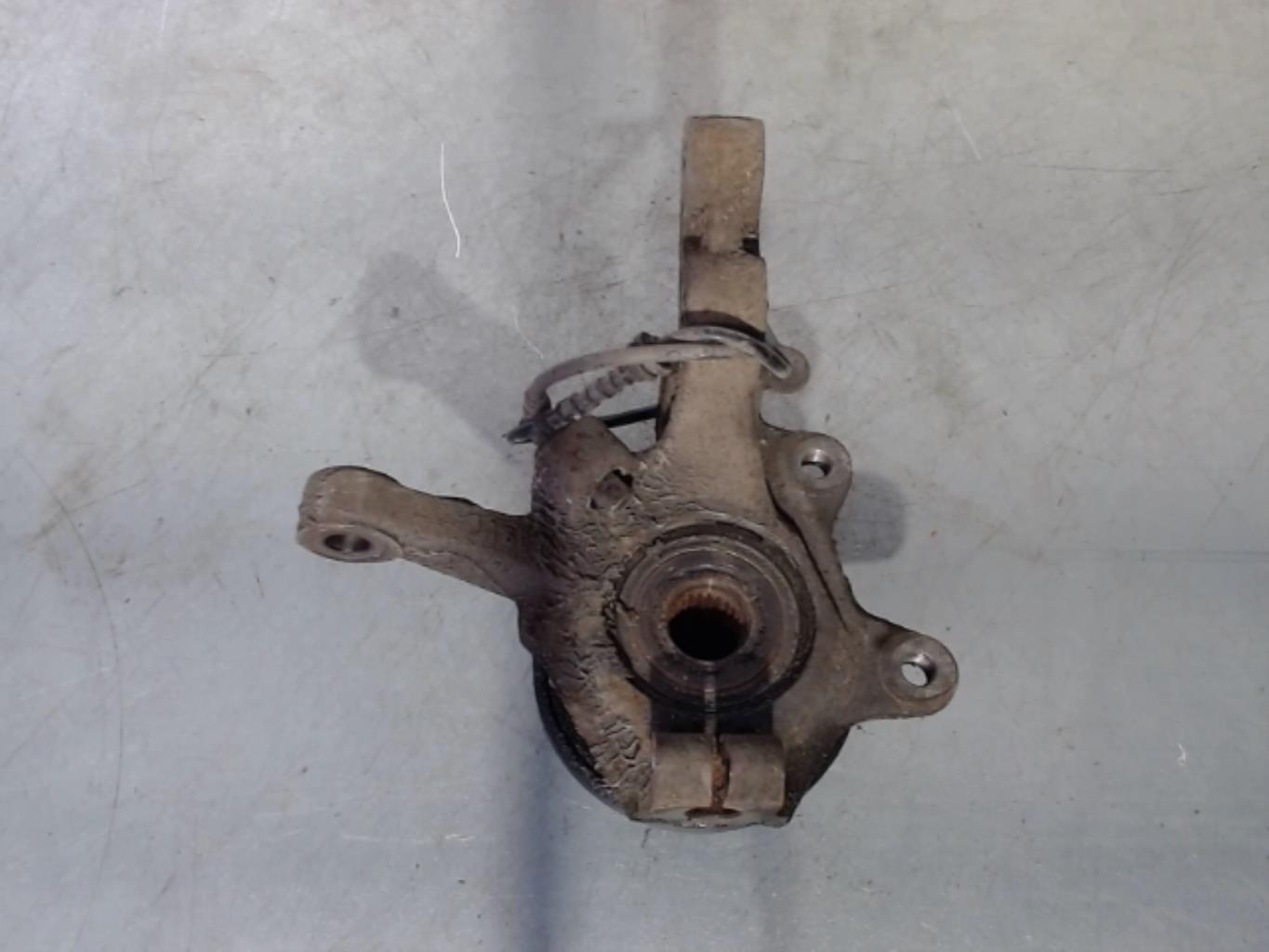 Moyeu avant gauche RENAULT CLIO 2 CAMPUS PHASE 2 Diesel - 1