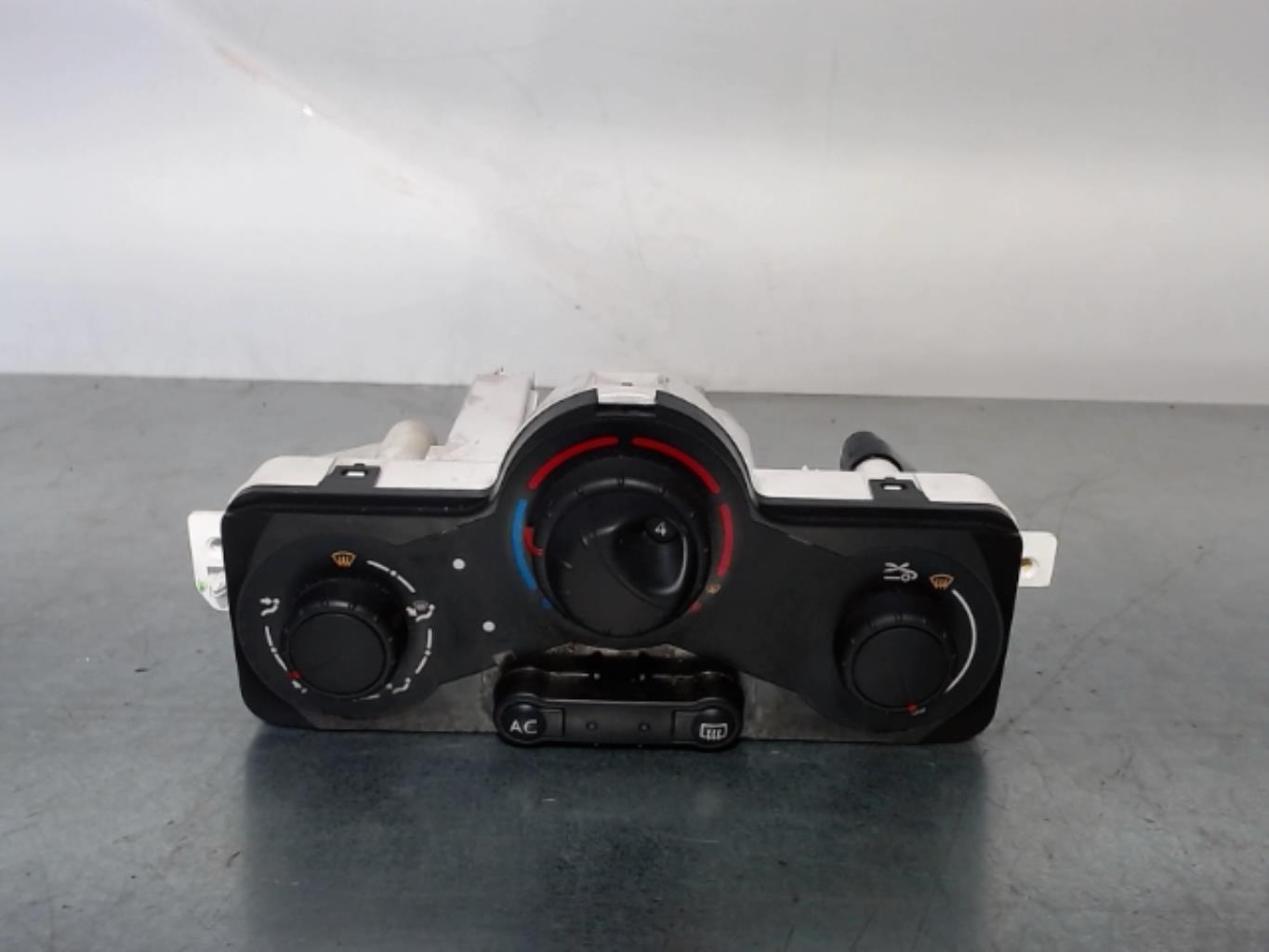 Commande chauffage RENAULT CLIO 3 PHASE 2 BREAK  - 1