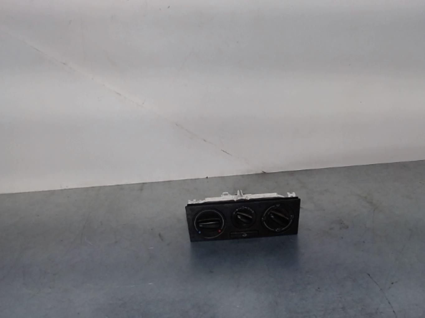 Commande chauffage VOLKSWAGEN POLO 3 PHASE 2 Diesel - 1