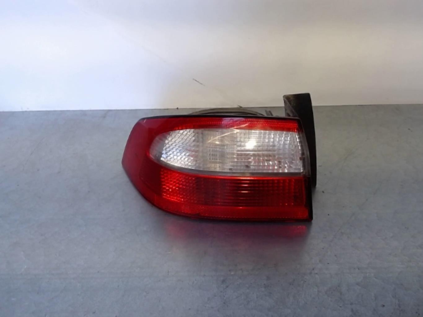 Fanale posteriore principale sinistro (luci) RENAULT LAGUNA 2 PHASE 1 Diésel - 1