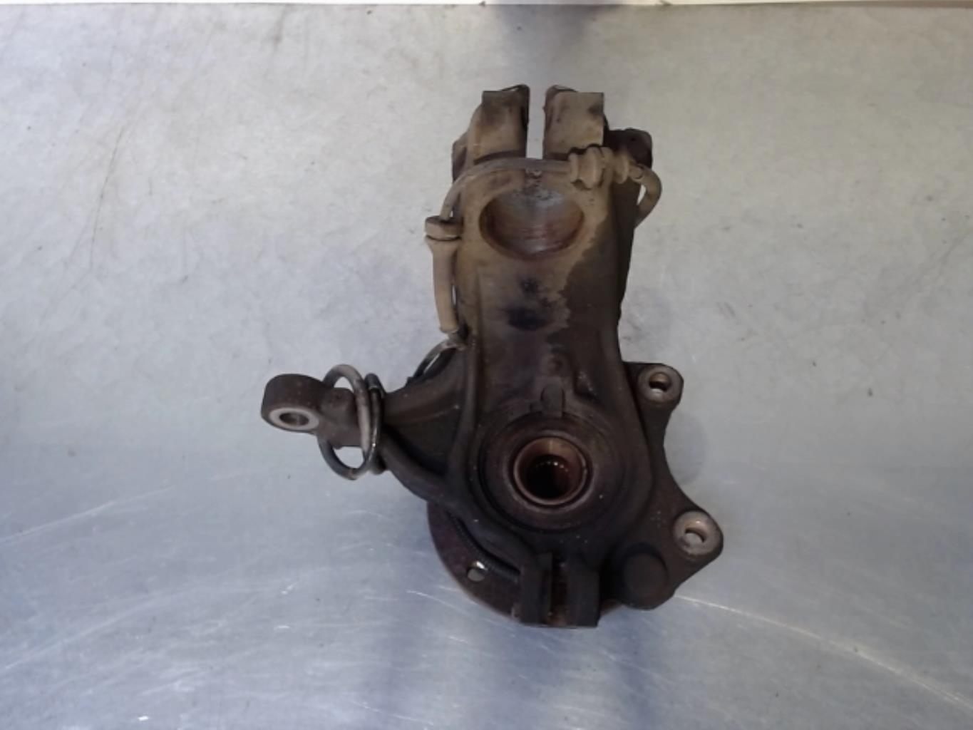Moyeu avant gauche CITROEN C3 2 PHASE 1 Diesel - 1