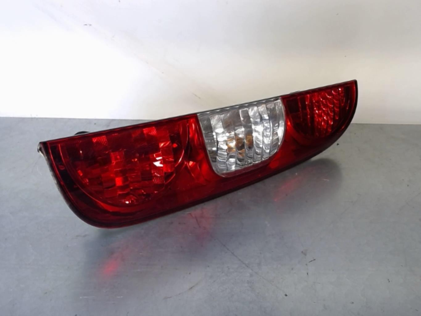 Fanale posteriore principale destro (luci) FIAT DOBLO 1 PHASE 2 Diésel - 1