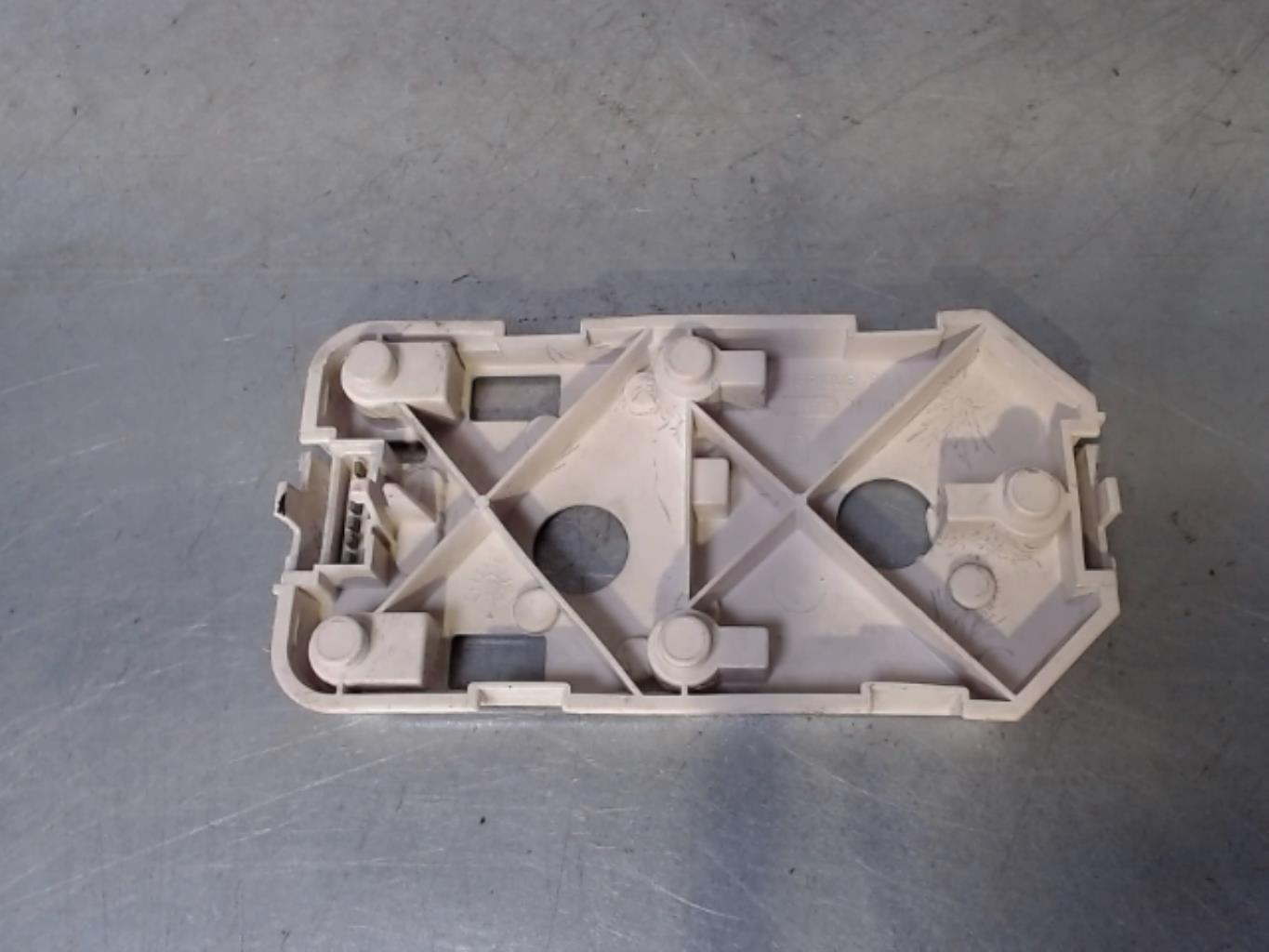 Base portalampade fanale posteriore destro PEUGEOT 309 PHASE 2 Diésel - 1