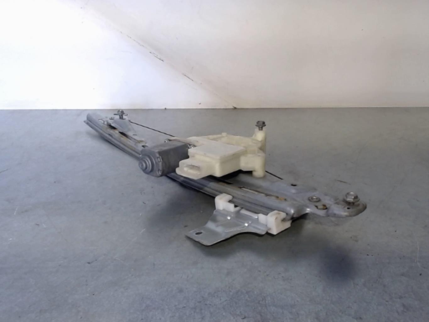 Alzacristalli elettrico posteriore sinistro PEUGEOT 308 2 SW PHASE 1 BREAK Diésel - 1