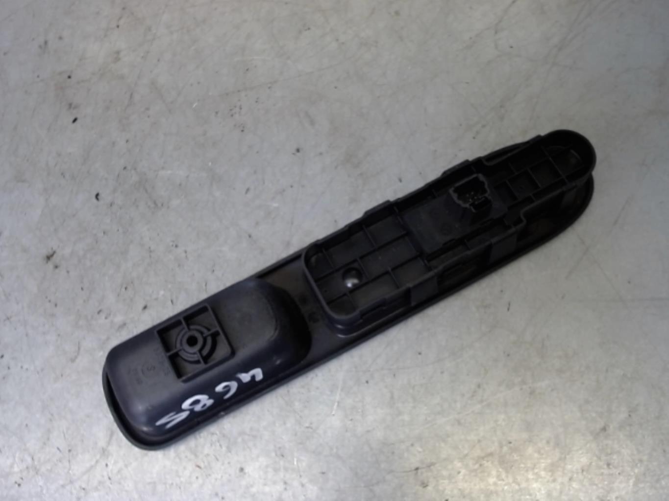 Interruttore lavacristalli anteriore destro PEUGEOT 307 PHASE 2 BREAK Diésel - 1