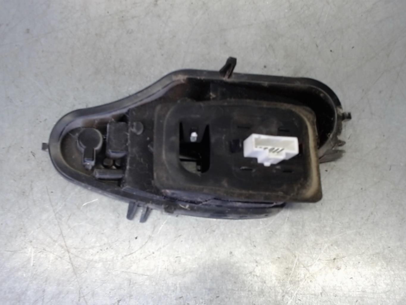 Base portalampade fanale posteriore destro CITROEN C3 2 PHASE 1 Gasolina - 1