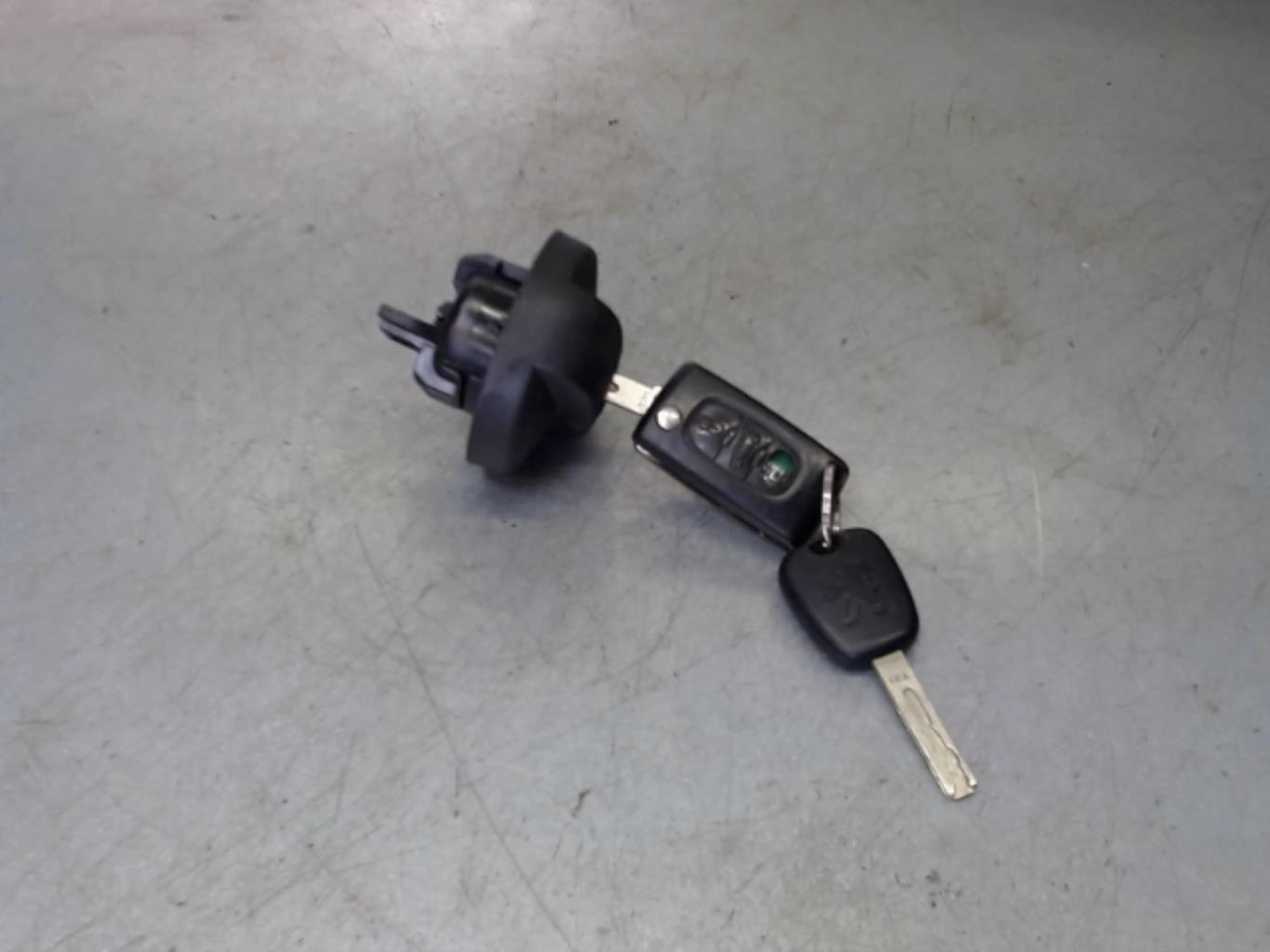 Bouchon de carburant PEUGEOT 207 PHASE 1 BREAK Diesel - 1