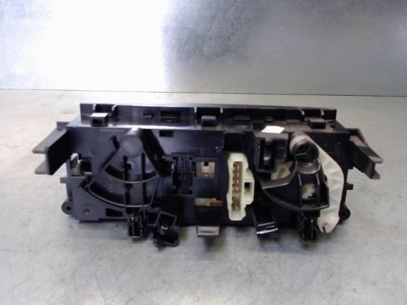 Commande chauffage PEUGEOT 207 PHASE 1 BREAK Diesel - 1