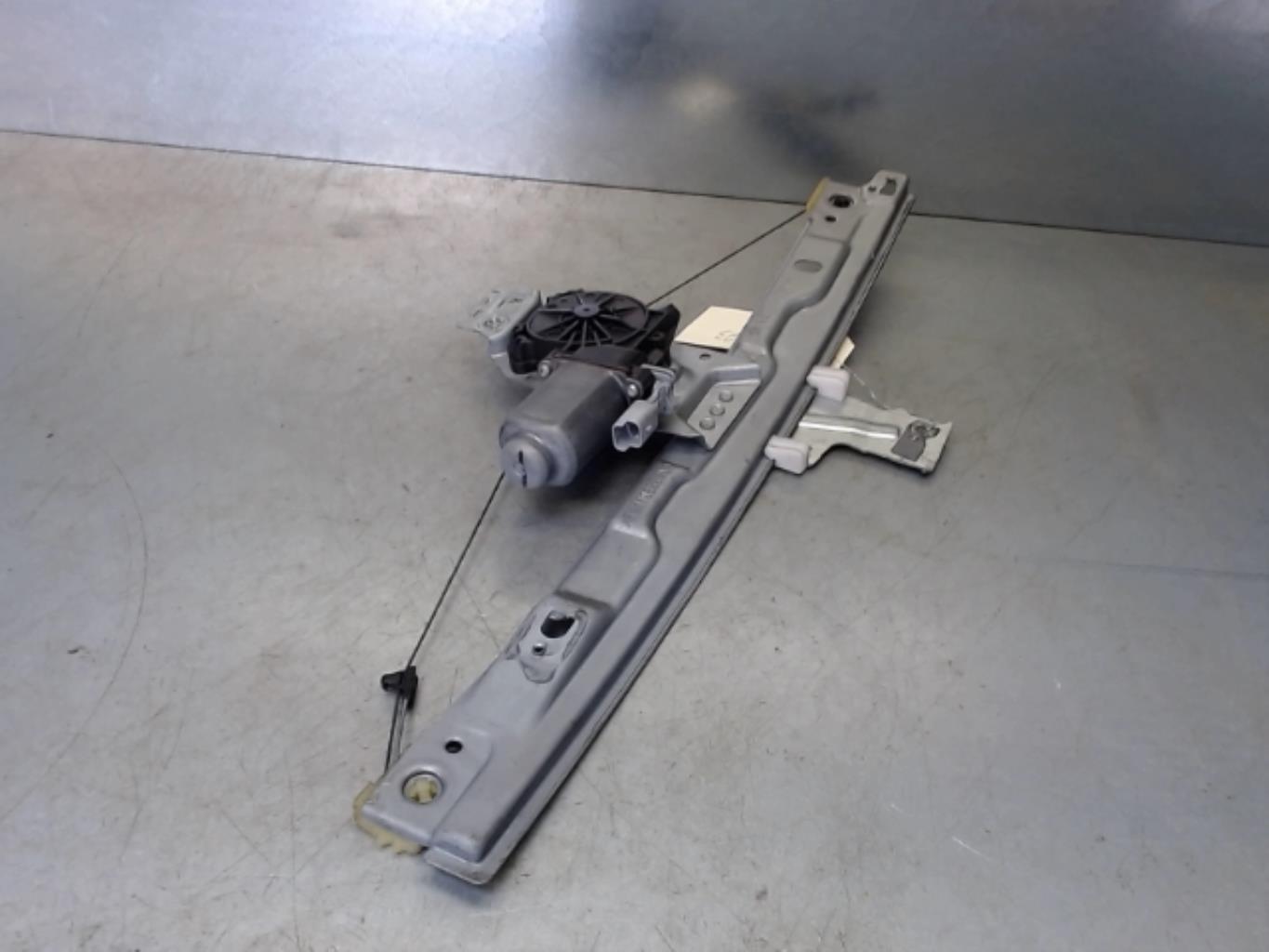 Alzacristalli elettrico anteriore destro PEUGEOT 207 PHASE 1 BREAK Diésel - 1