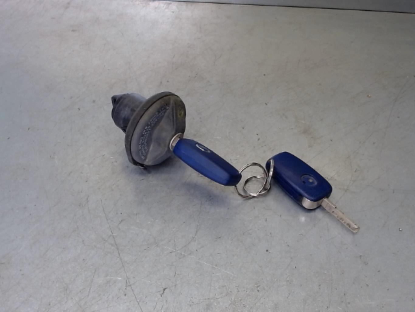 Bouchon de carburant FIAT STILO Essence - 1
