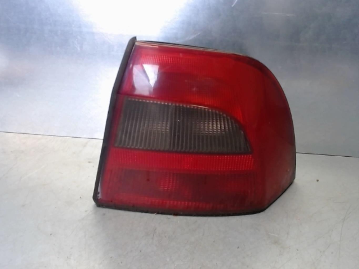 Fanale posteriore principale destro (luci) OPEL VECTRA B PHASE 2 Diésel - 1