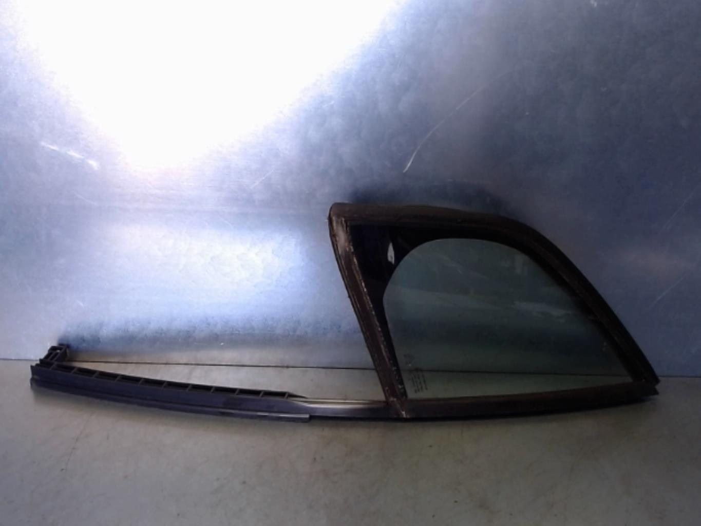 Ventanilla triangular delantera izquierda (puerta) CITROEN C3 2 PHASE 1 Diésel - 1