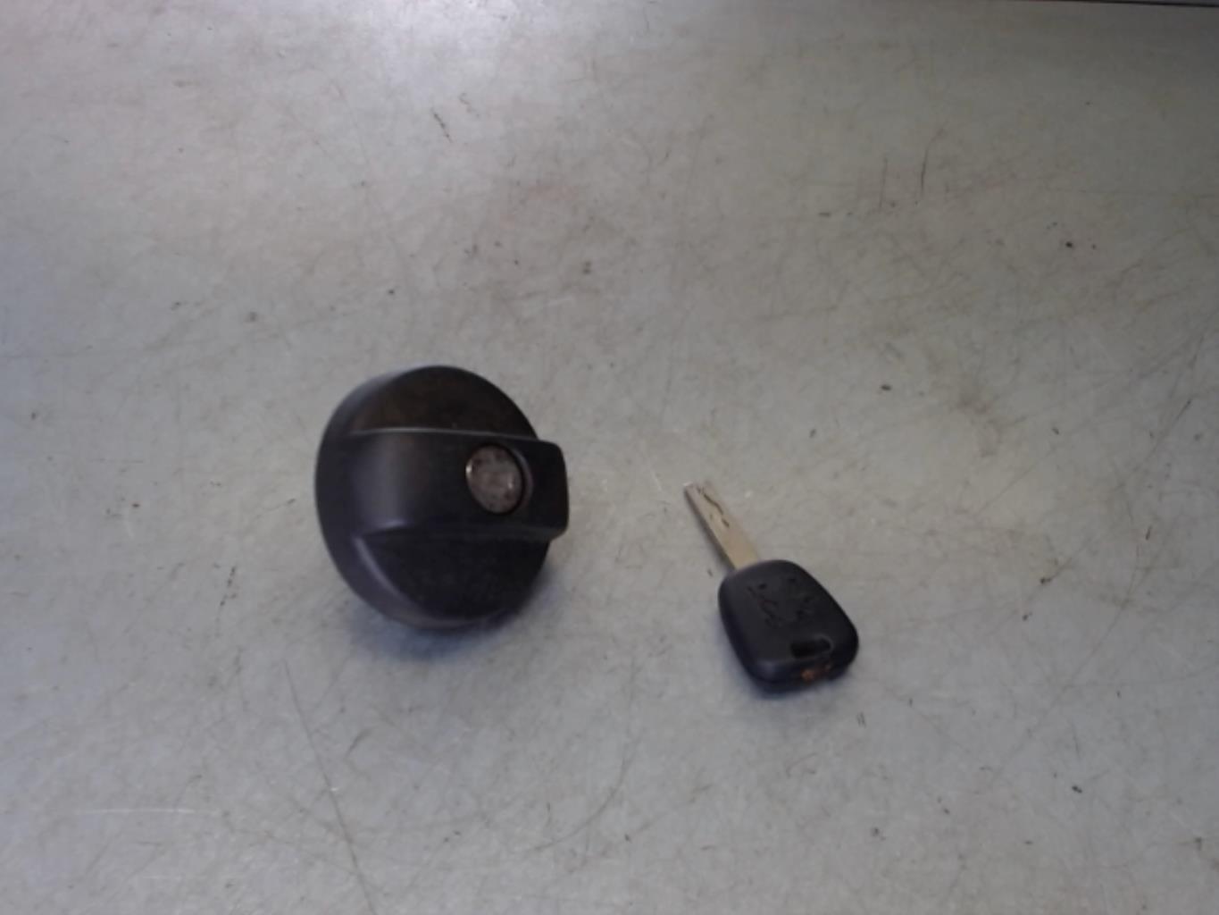 Bouchon de carburant PEUGEOT 307 PHASE 1 BREAK Essence - 1