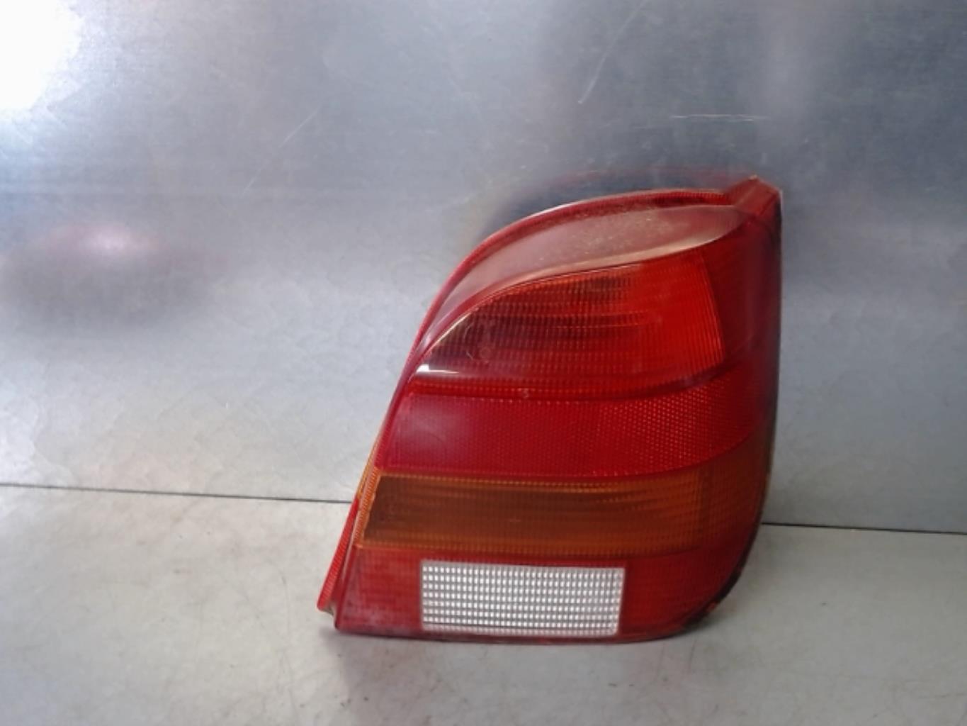 Fanale posteriore principale destro (luci) FORD FIESTA 3 PHASE 1 Diésel - 1