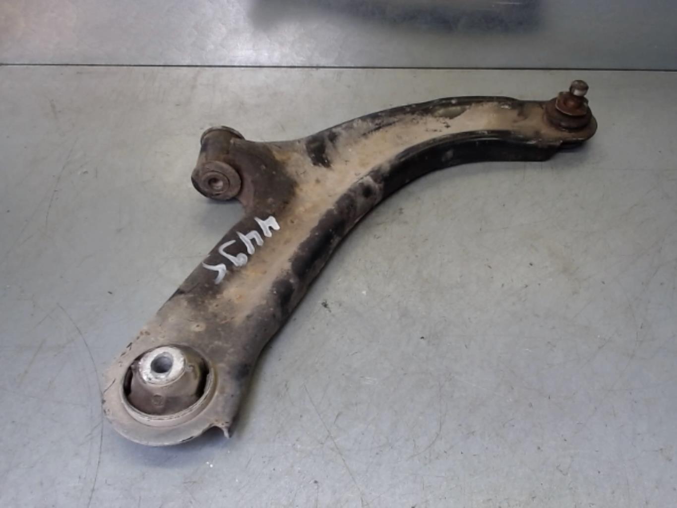 Triangolo inferiore anteriore destro NISSAN MICRA 3 PHASE 1 Gasolina - 1