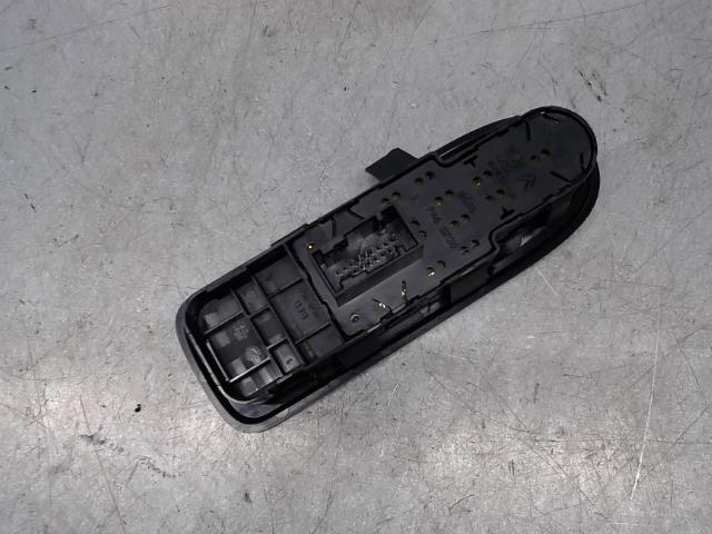 Interruttore lavacristalli anteriore sinistro PEUGEOT 308 1 PHASE 2 Diésel - 1