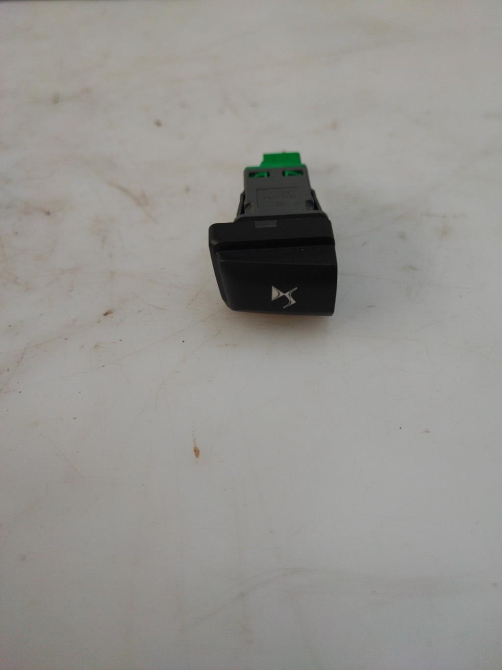 Bouton/Interrupteur DS DS3 PHASE 3 Essence - 1
