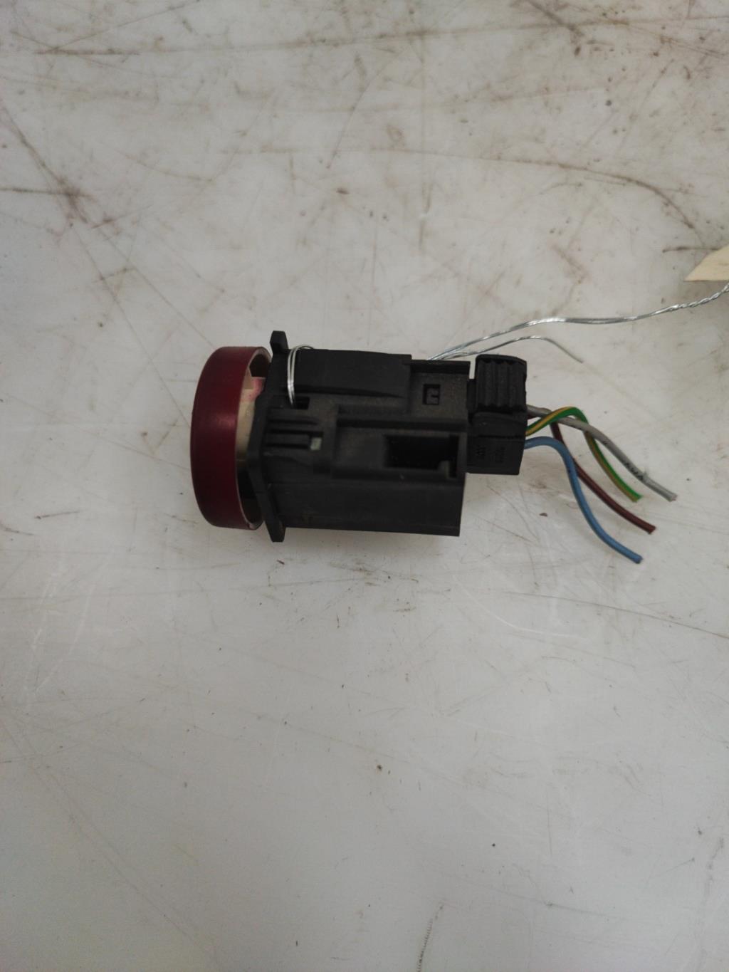 Bouton de warning CITROEN BERLINGO 1 PHASE 2 Diesel - 1