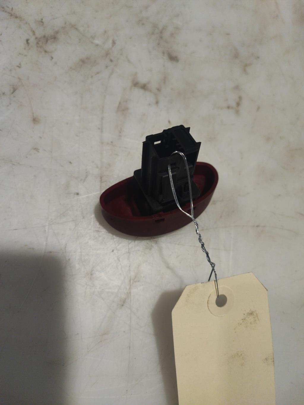 Bouton de warning PEUGEOT 206 PHASE 2  - 1