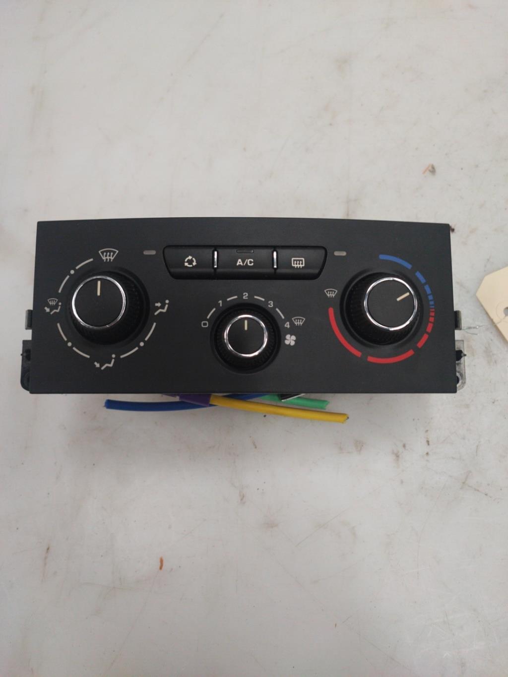 Commande chauffage PEUGEOT 207 PHASE 2 Essence - 1