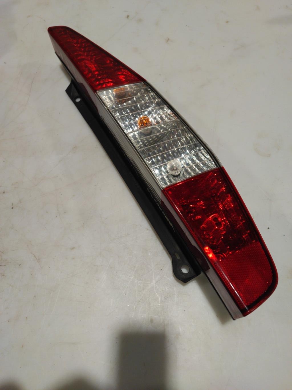 Fanale posteriore principale destro (luci) FIAT DOBLO 1 PHASE 1 Diésel - 1