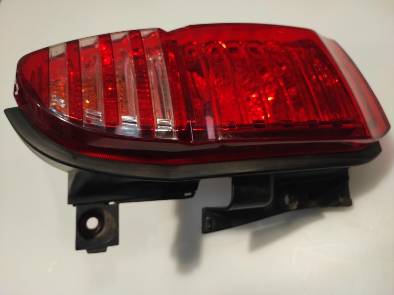 Fanale posteriore principale destro (luci) PEUGEOT 5008 1  - 1