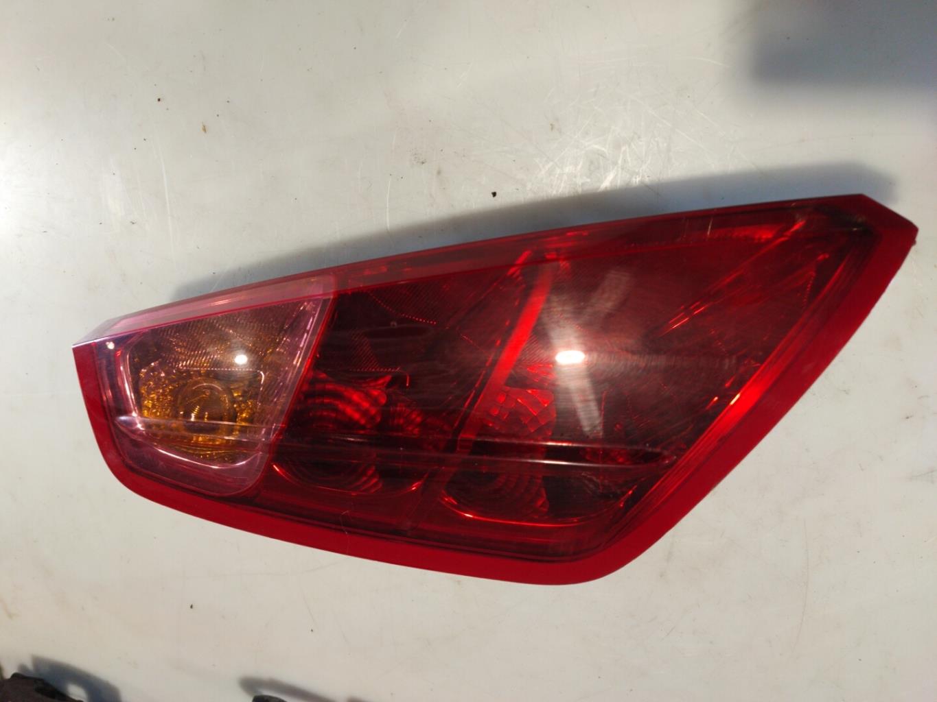 Fanale posteriore principale sinistro (luci) FIAT GRANDE PUNTO Diésel - 1