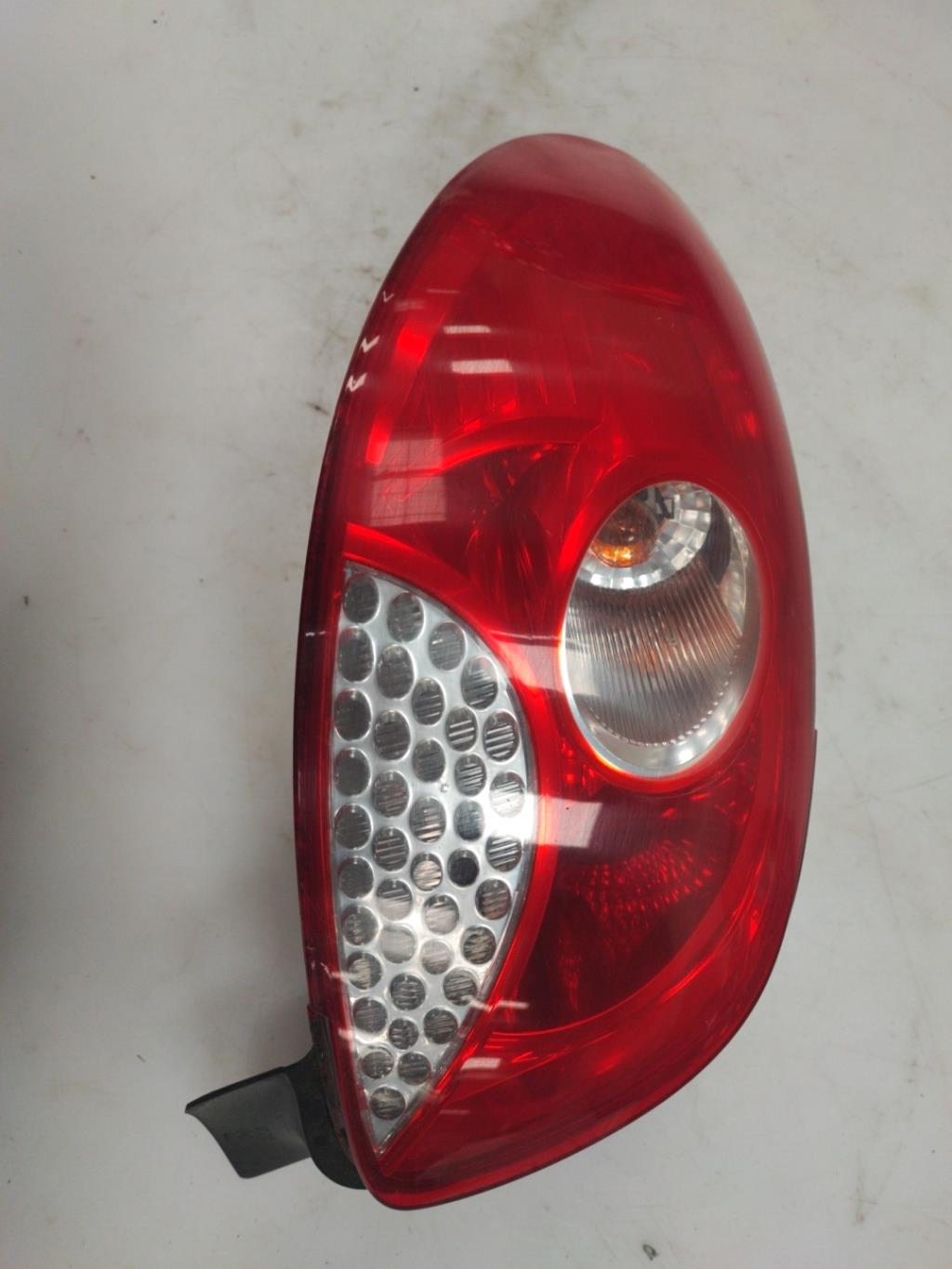 Fanale posteriore principale sinistro (luci) PEUGEOT 206+ Gasolina - 1