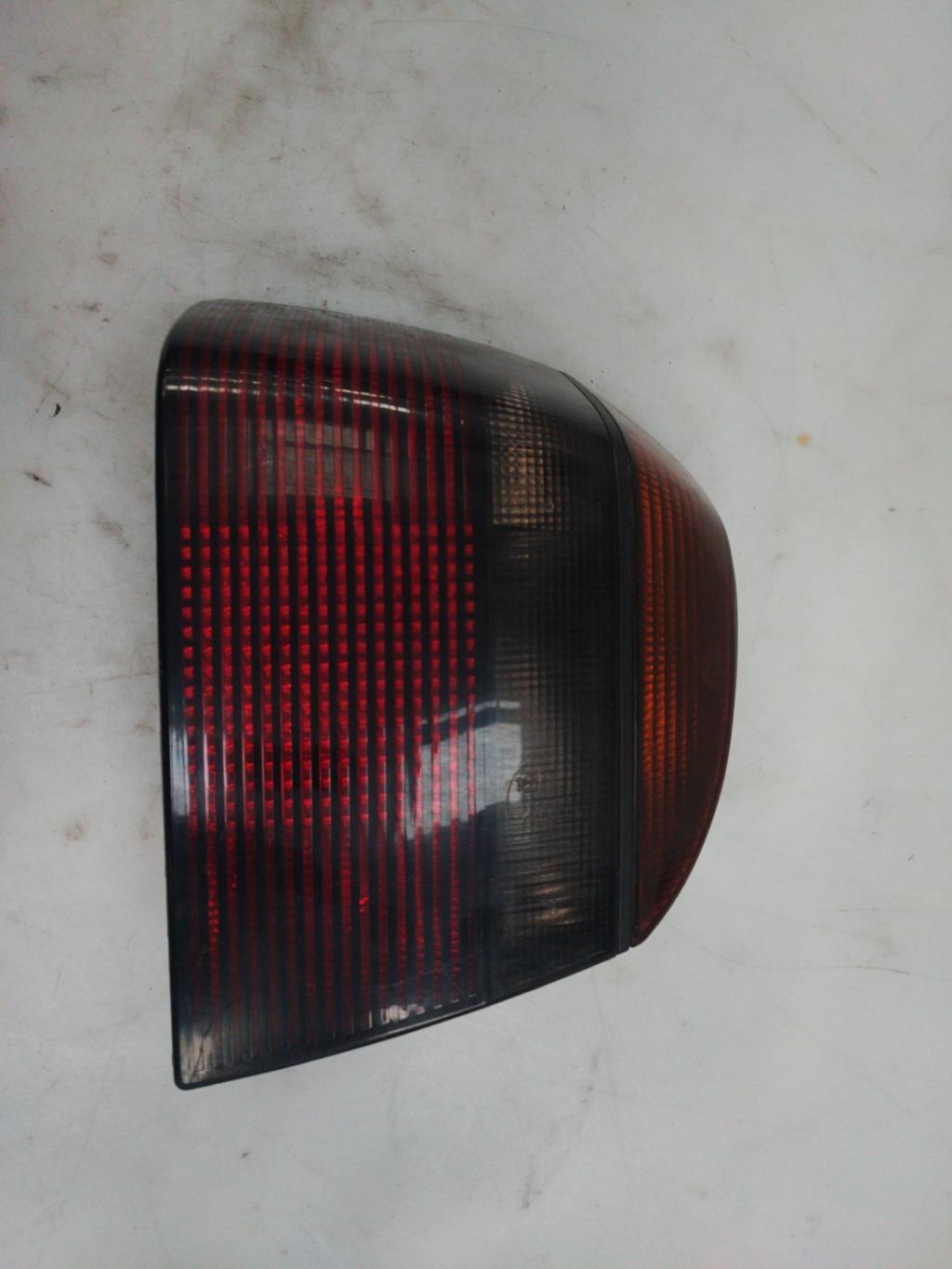 Fanale posteriore principale sinistro (luci) VOLKSWAGEN GOLF 3 Diésel - 1