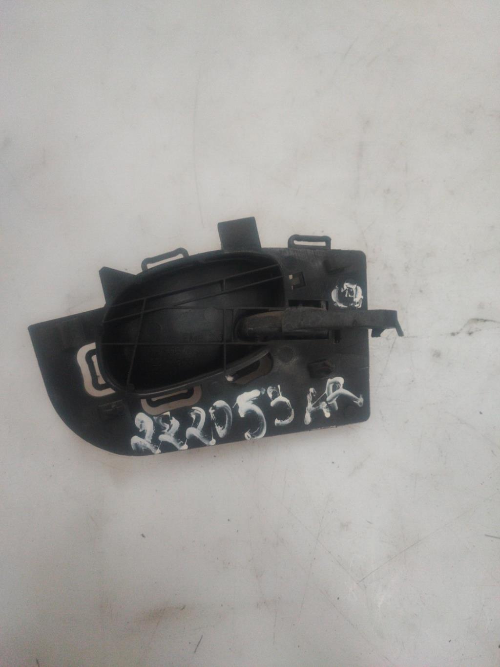 Maniglia interna posteriore sinistra PEUGEOT 206+ Diésel - 1